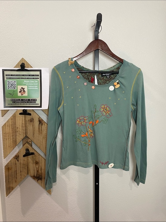 Mix Nouveau Tops - Mix Nouveau Sage Green Floral Embroidered Long-Sleeve Tee M